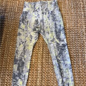 Lululemon Gray and Yellow Printed Active Leggings SZ 12